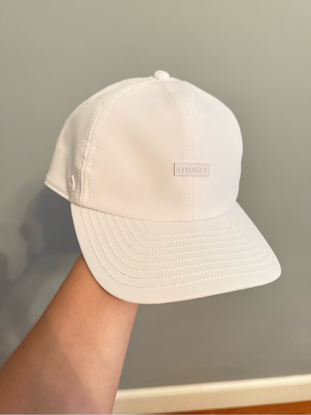 melin hydro the legend white classic hat
NWT - Picture 2 of 3